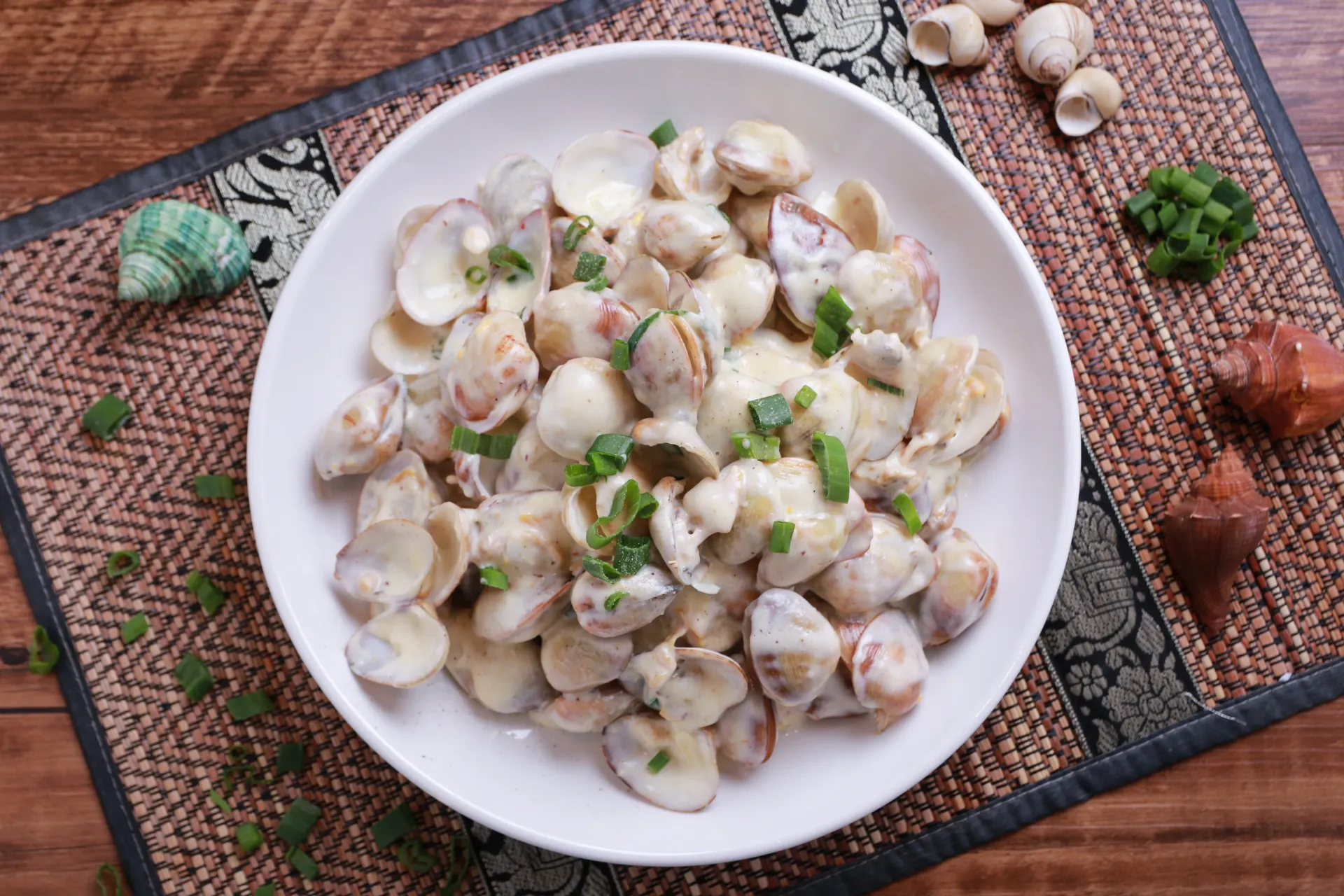 Fried Shell with White Sauce