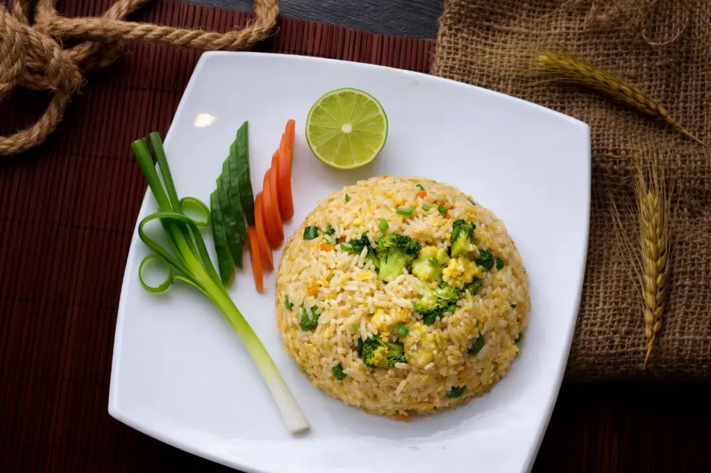 فيجيتابل فرايد رايس - ข้าวผัดผัก