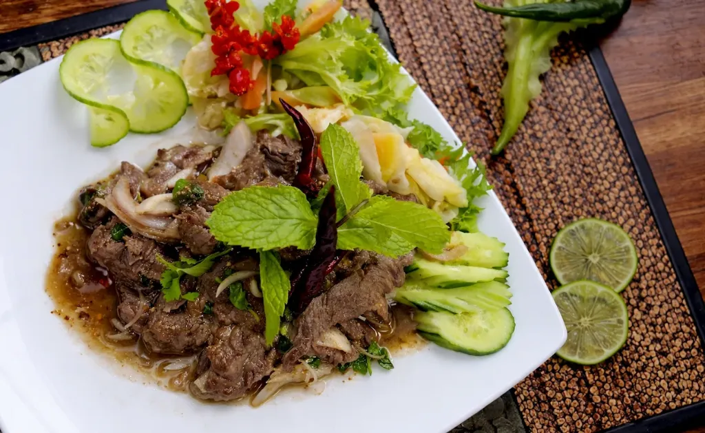 Sliced Grilled Beef Salad